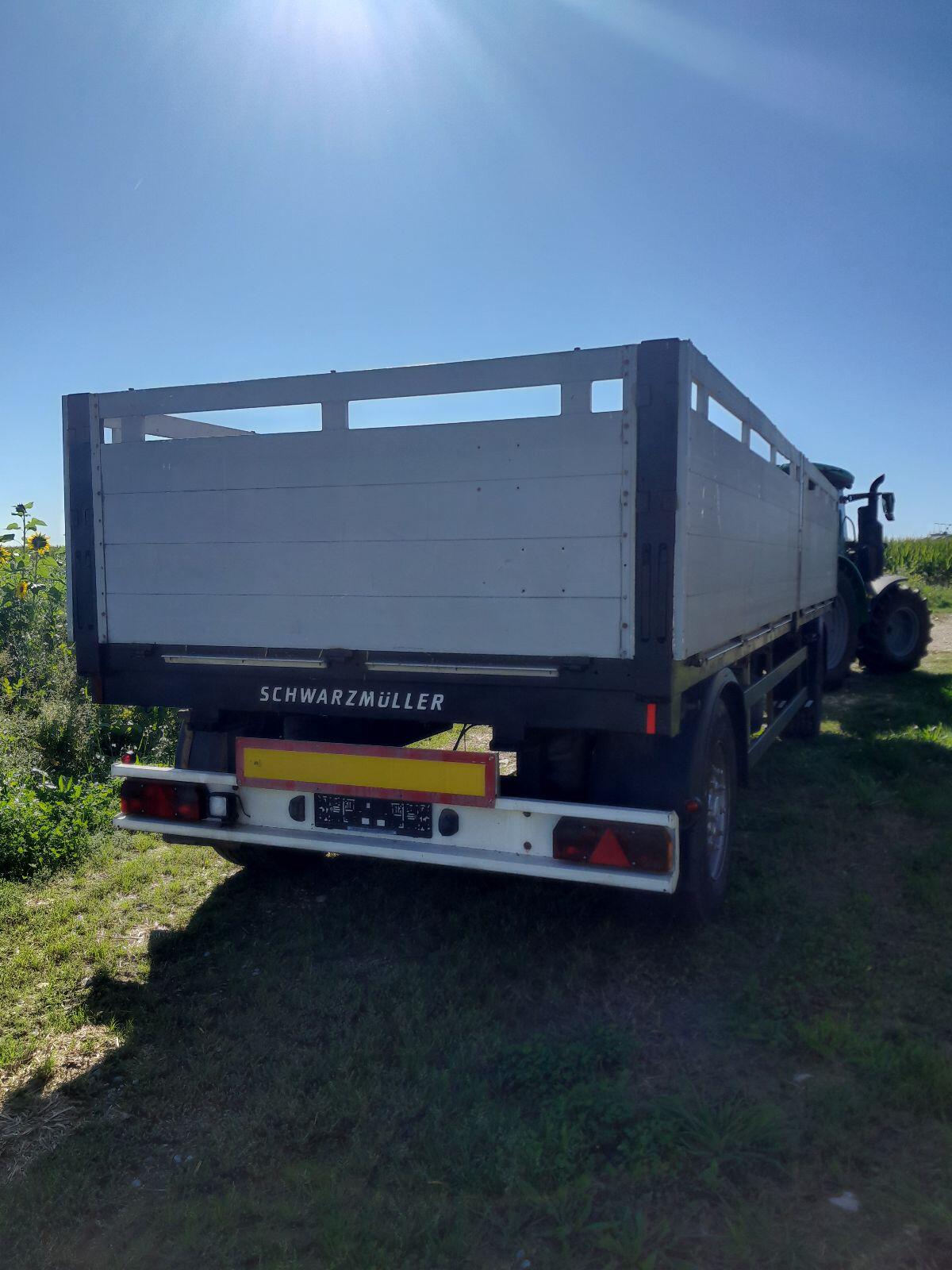 Lkw Anhänger/Ballenwagen 3