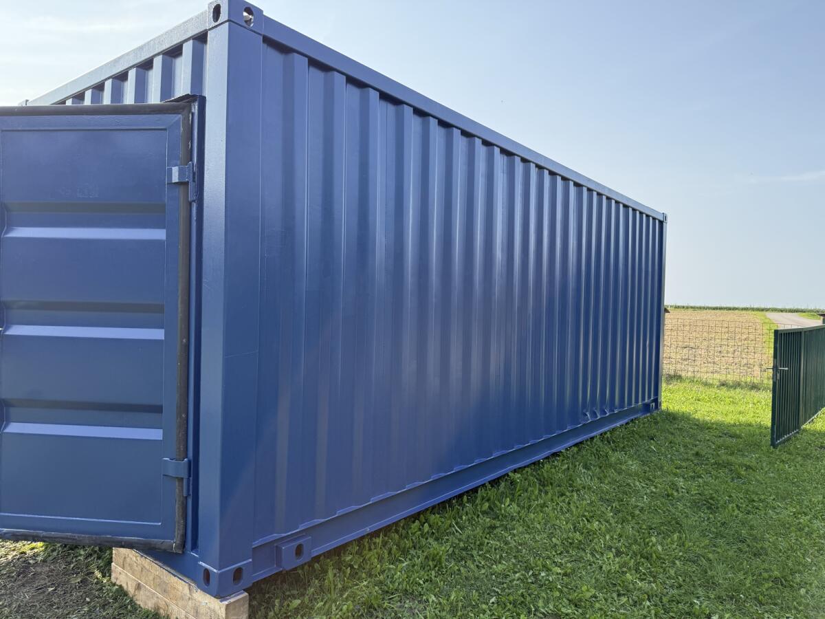 Container isoliert 6,75 m lang 3