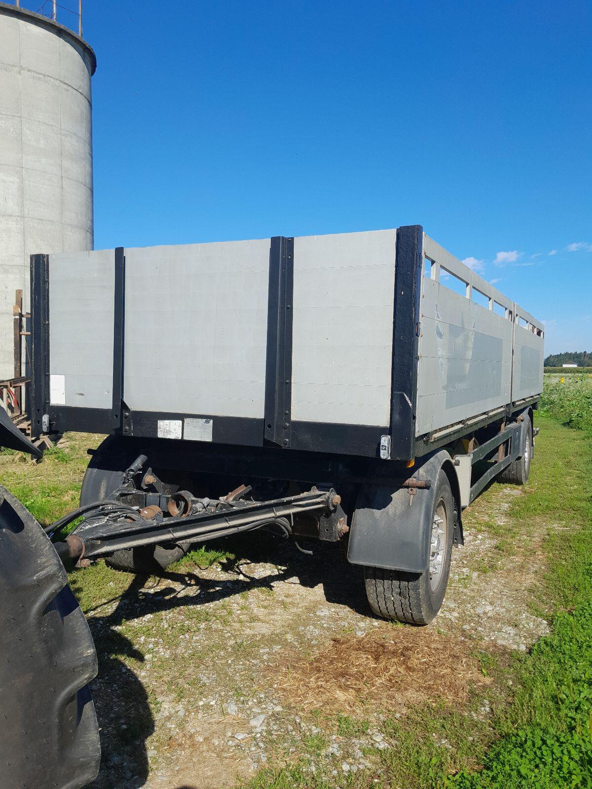Lkw Anhänger/Ballenwagen 2