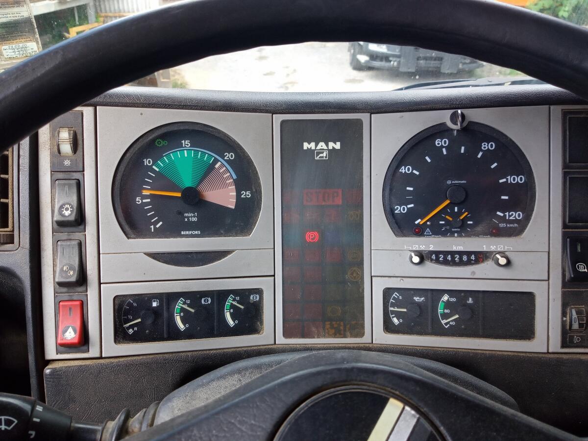 MAN E 2000 33.414 2