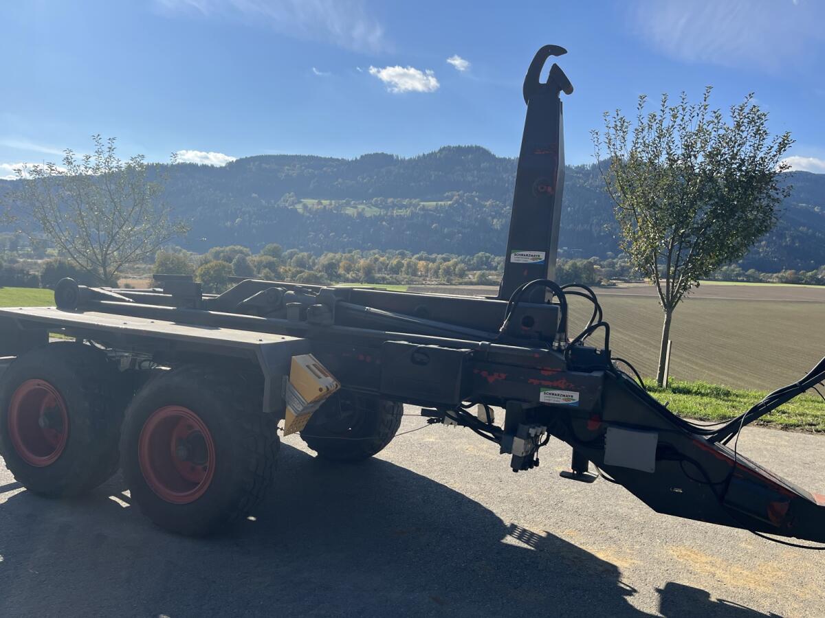 Hakenliftanhänger für 4 m Container 2