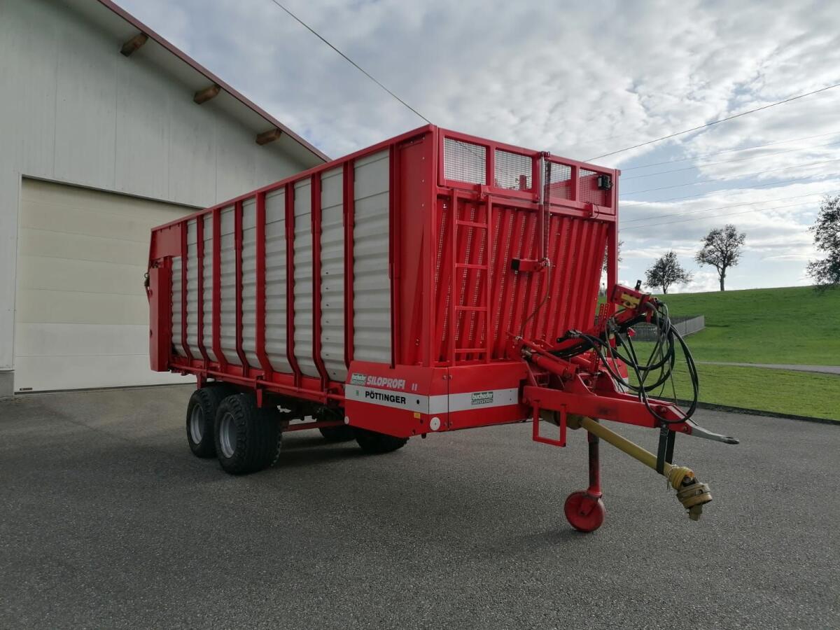 Häckselwagen Pöttinger Siloprofi2 2