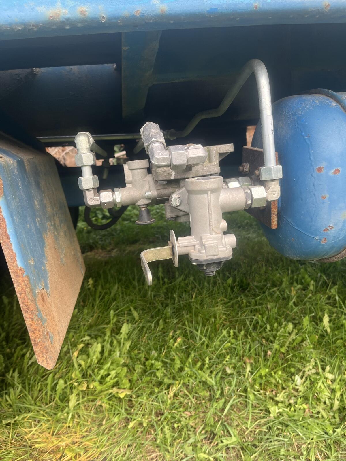 Verkaufe Tieflader 12.000 kg 3