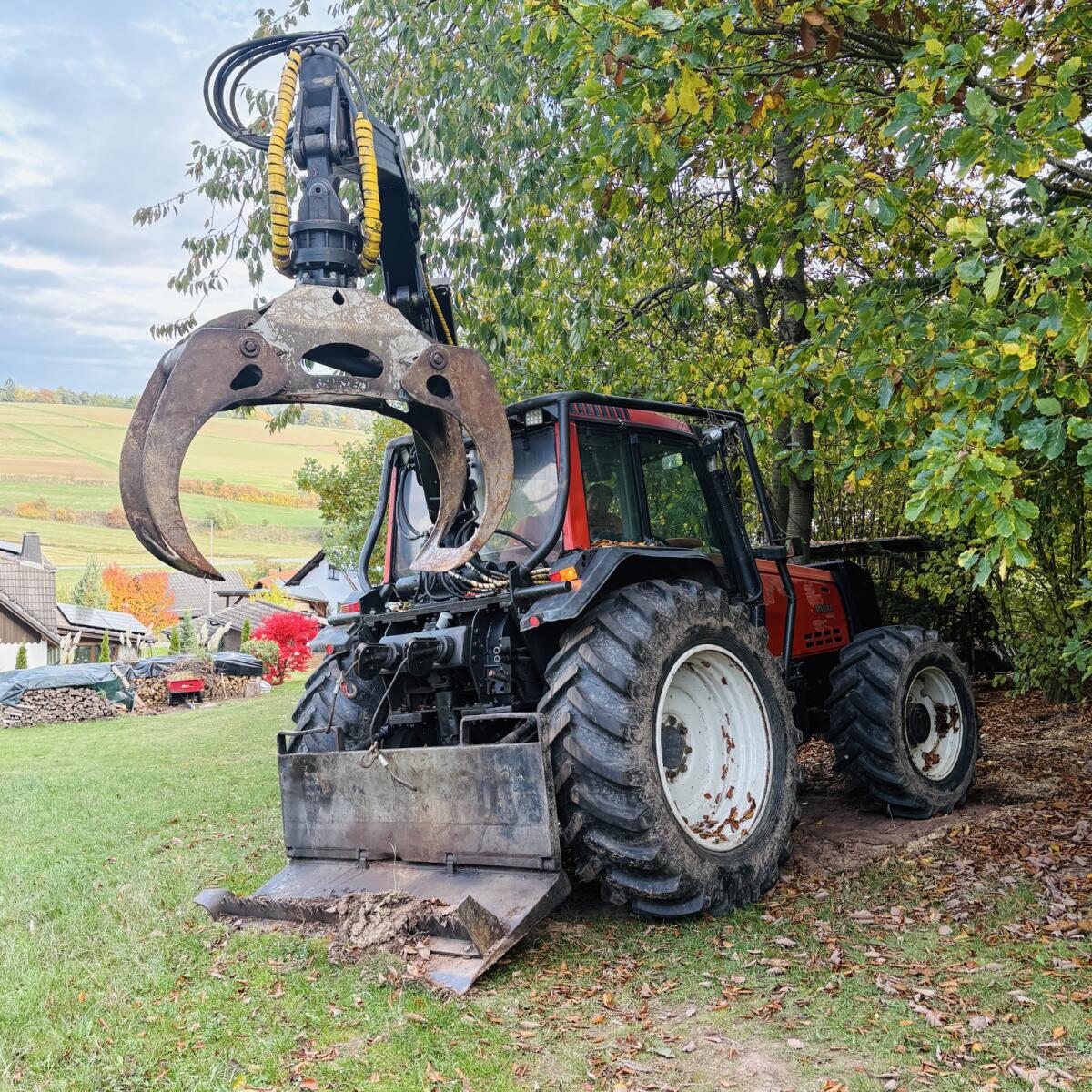 VALTRA 8350-4 LOF-Zugmaschine/Geräteträger 3