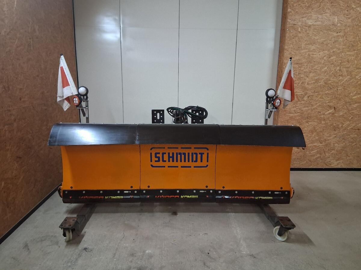 Schmidt Cirron Schneepflug Schneeschild Unimog Fendt IHC 2