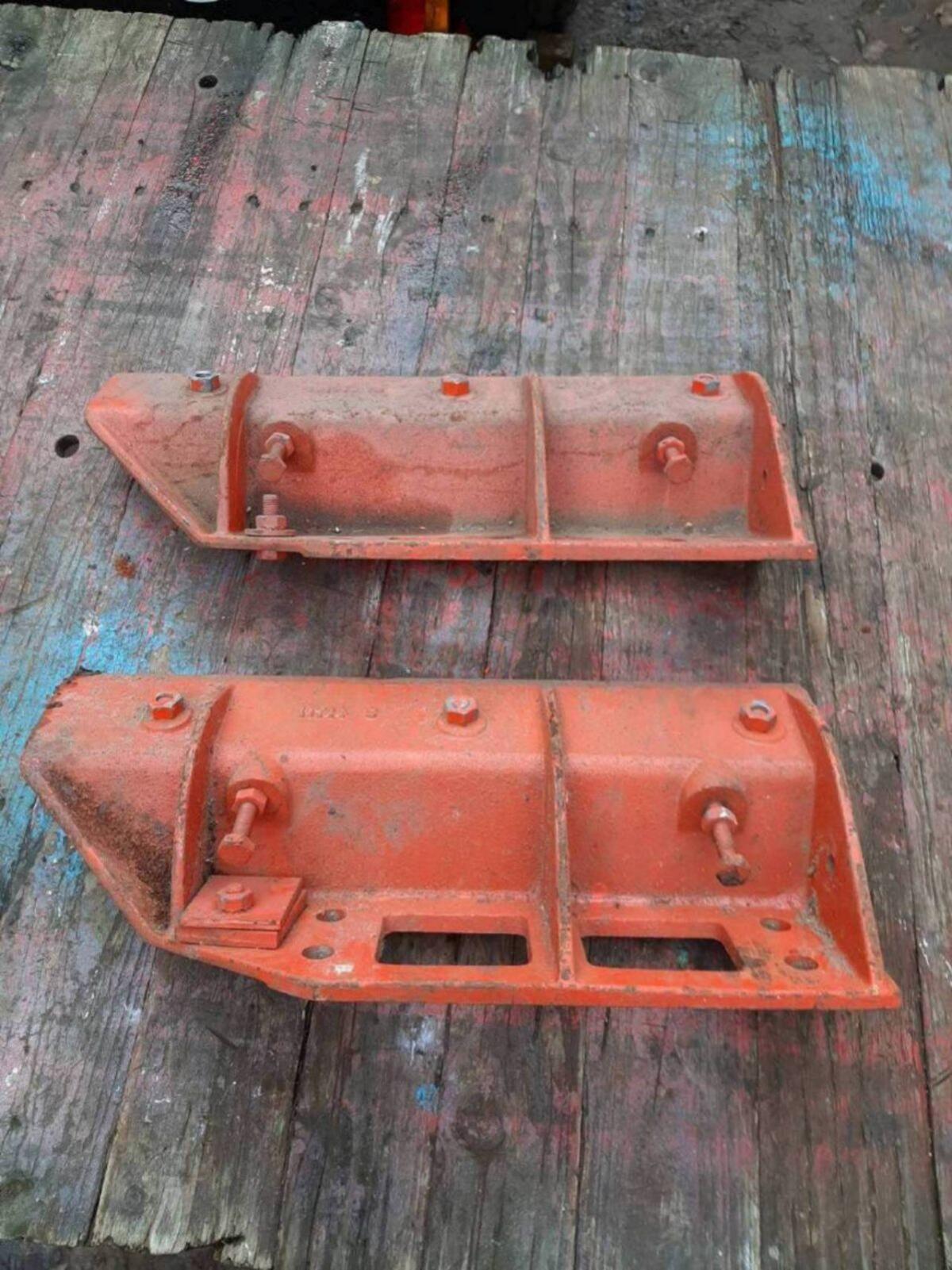 2 Messerhalter Köla Häcksler 3