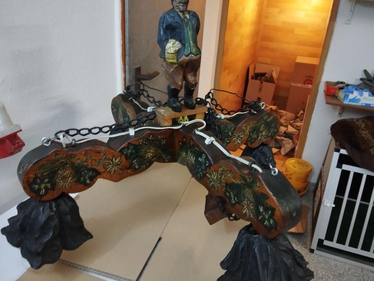 Bauernluster handgeschnitzt mit Figur 1