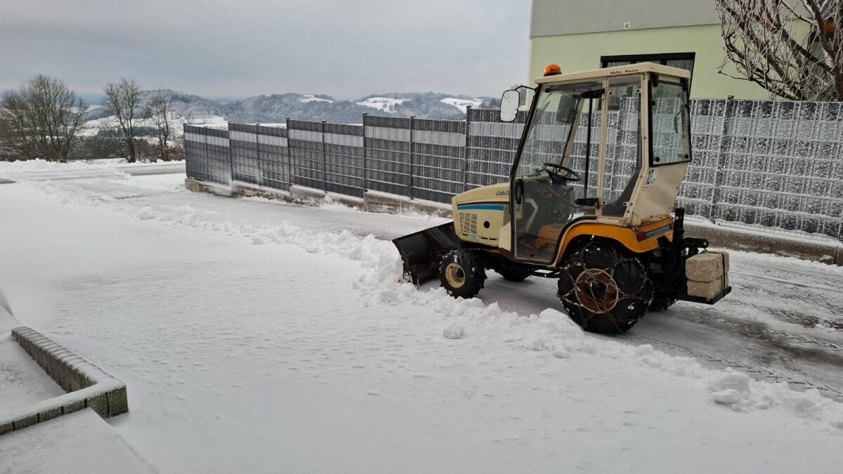 Cub Cadet Schneeräumfahrzeug Futterschieber 3