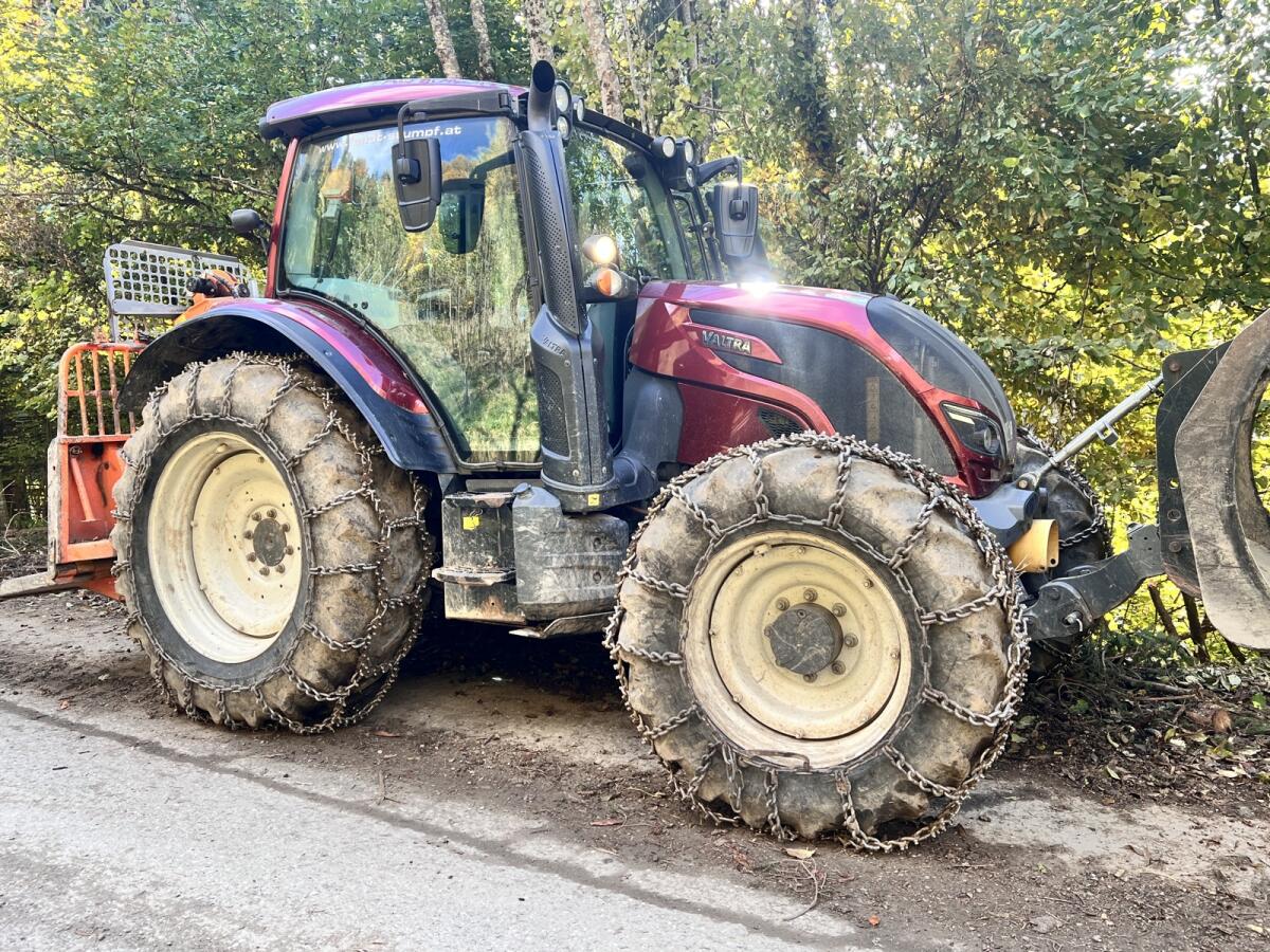 Valtra N124 2