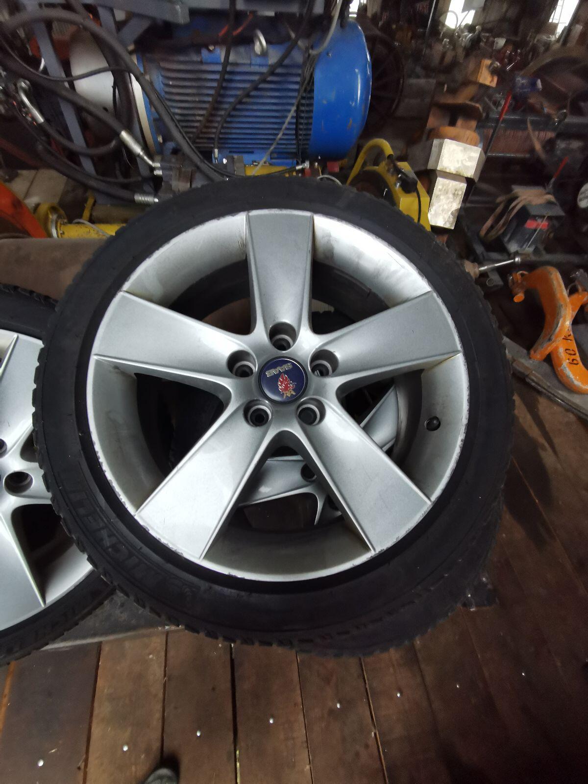 Saab Alufelgen mit Winterreifen 2