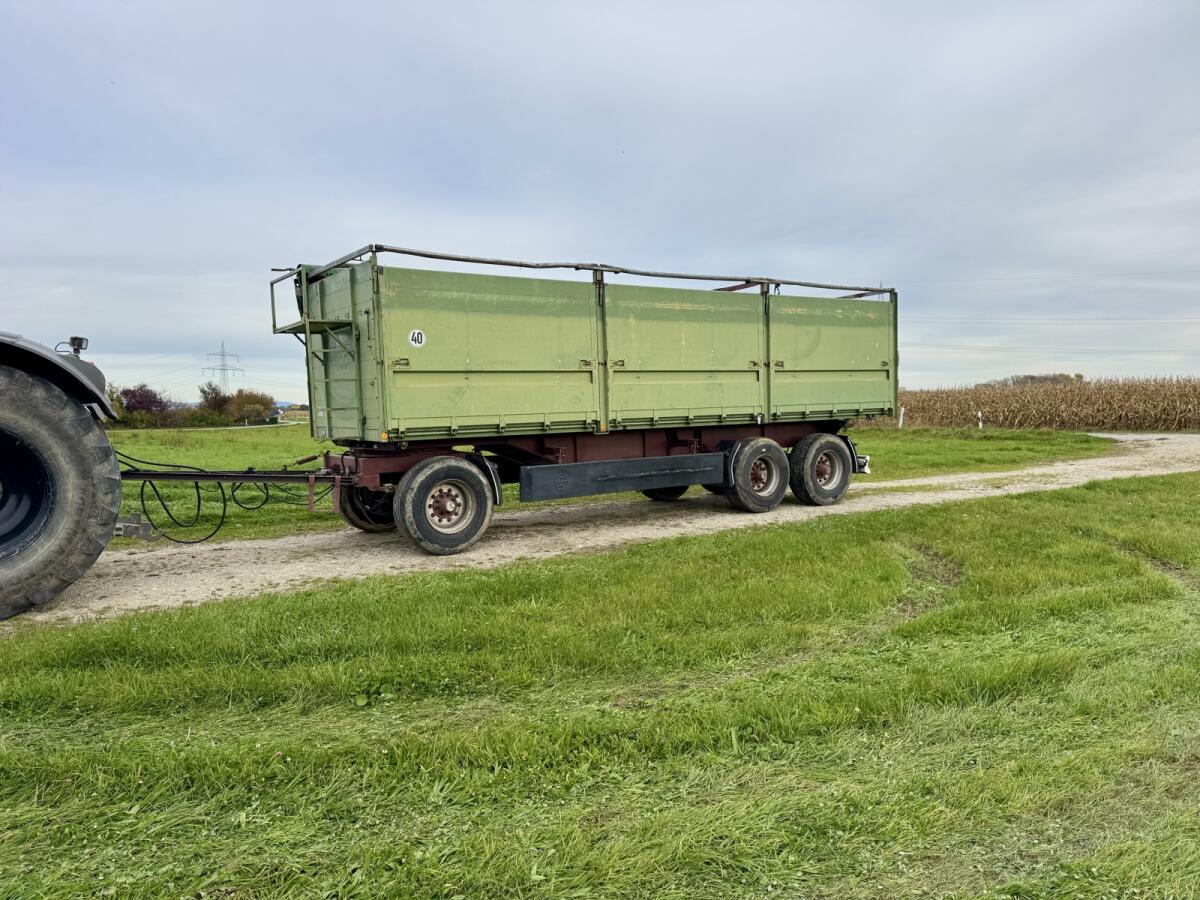 Dreiachser Dreiseitenkipper 24 t Kipper Meusburger 3