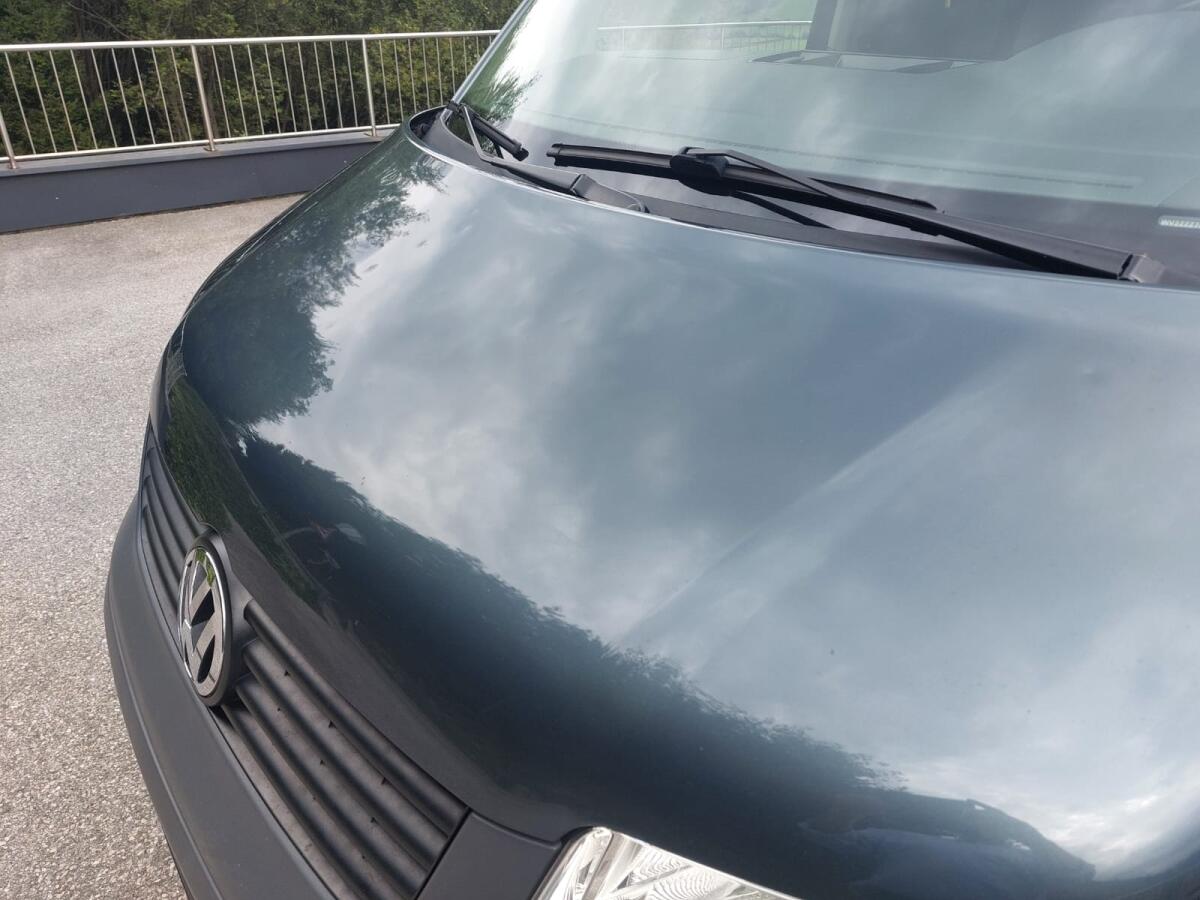 VW Bus Caravelle 3