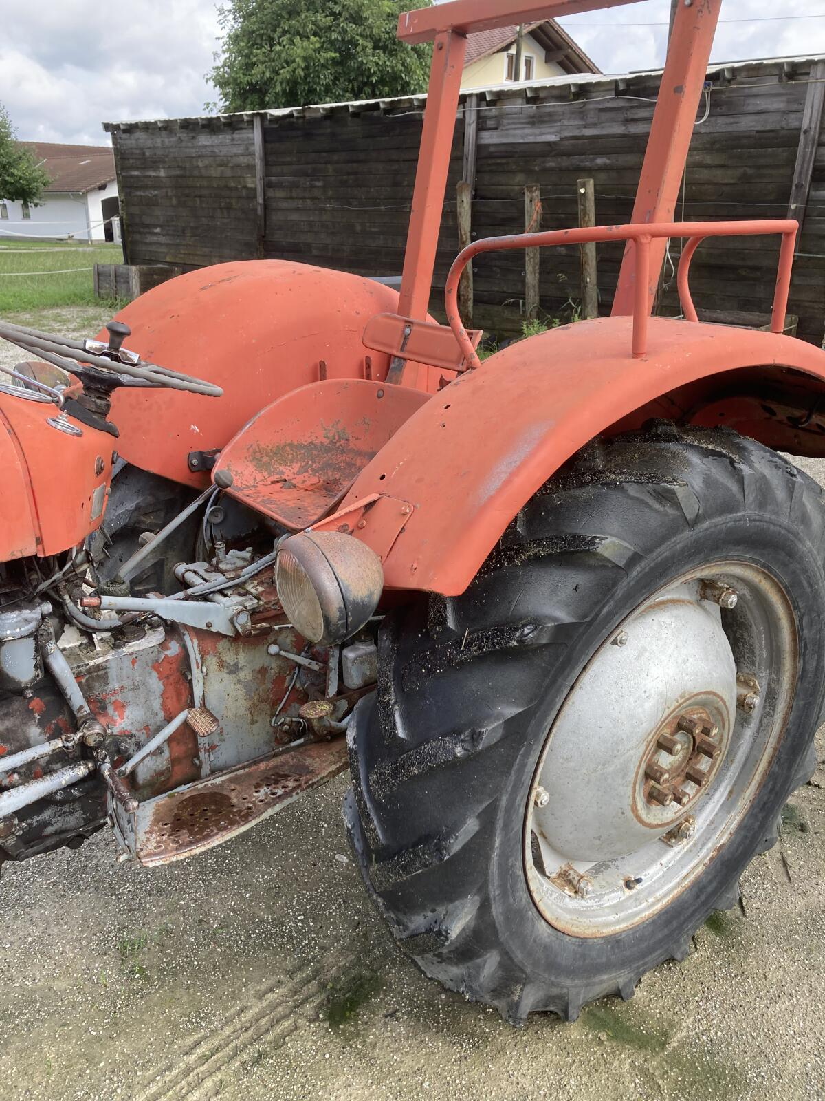 Traktor Ferguson FE 35 2