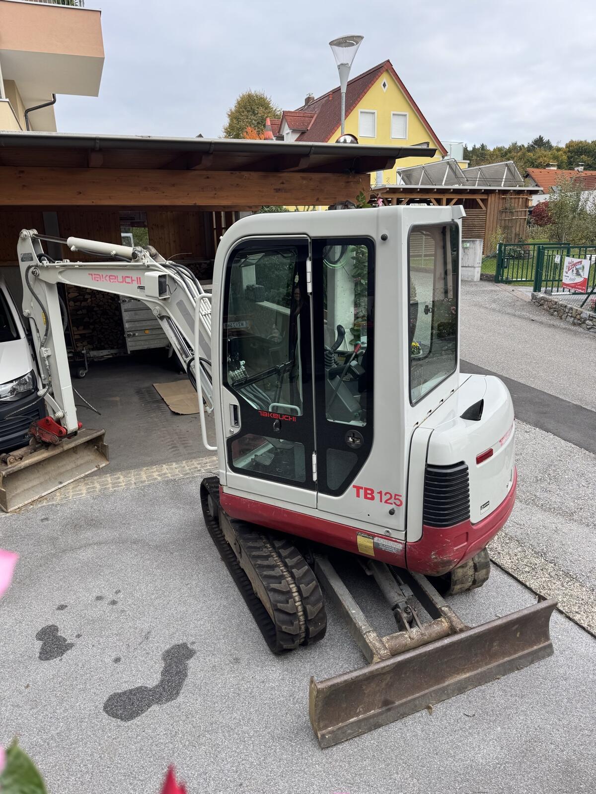 Takeuchi TB125 3