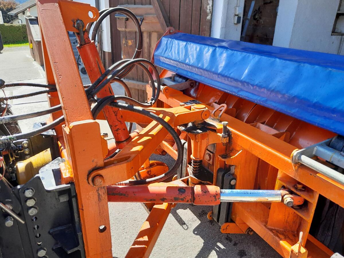 Schneepflug Kahlbacher DS 220 3