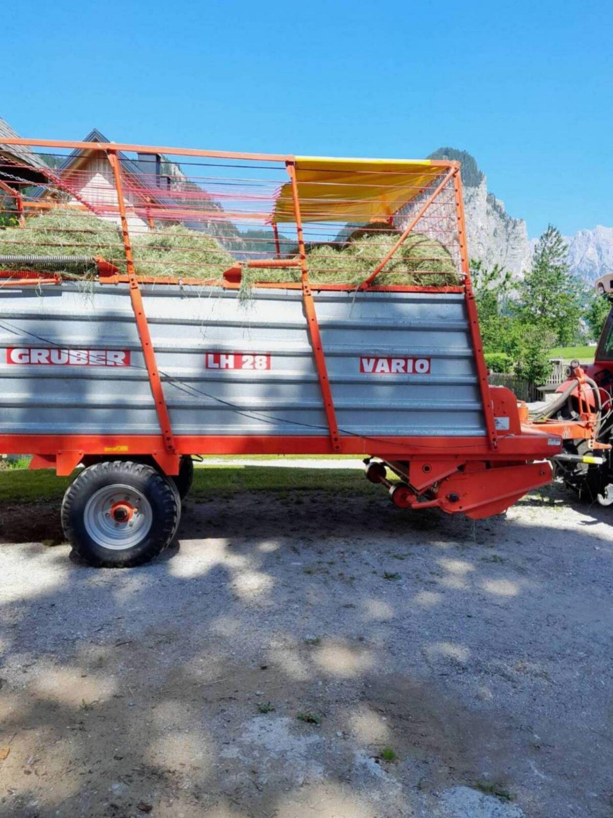 Gruber Ladewagen LH28 1