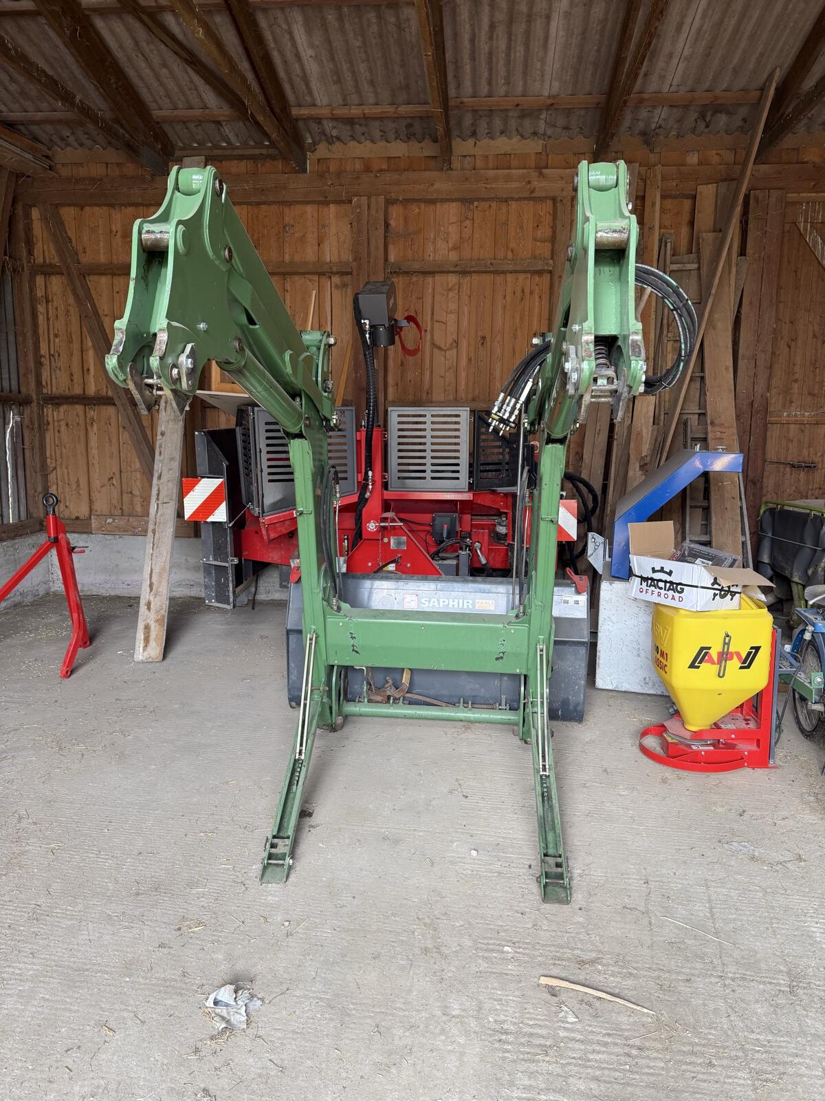 Fendt Cargo 4x85 Frontlader Schwinge 3