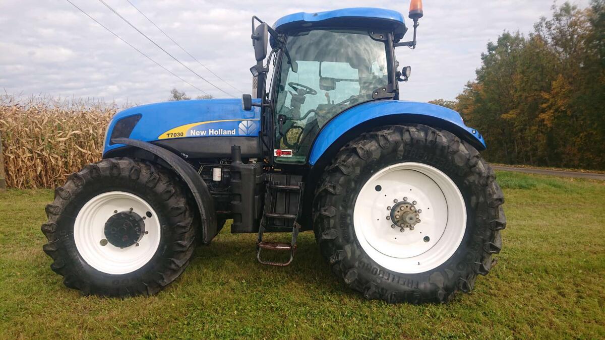 New Holland T7030 Power Command 1