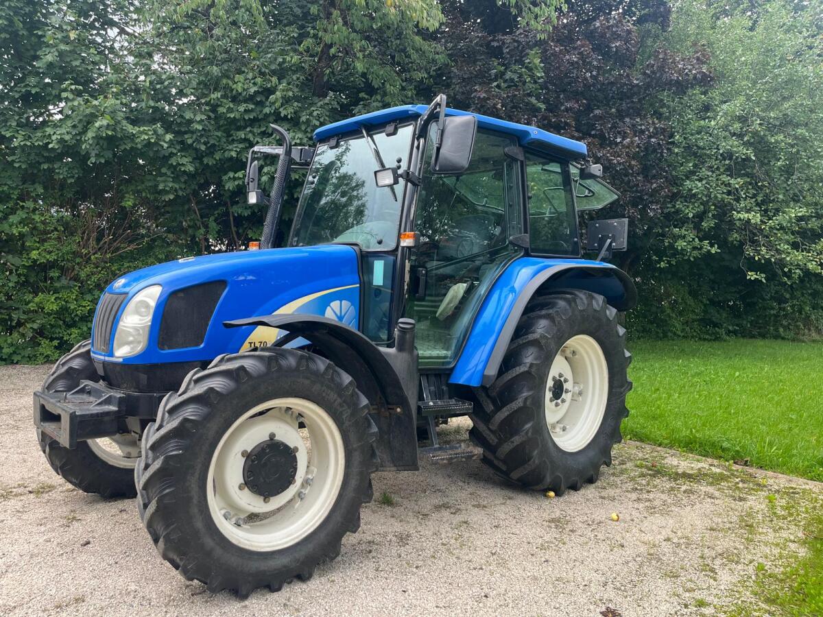 Verkaufe New Holland TL70A 2