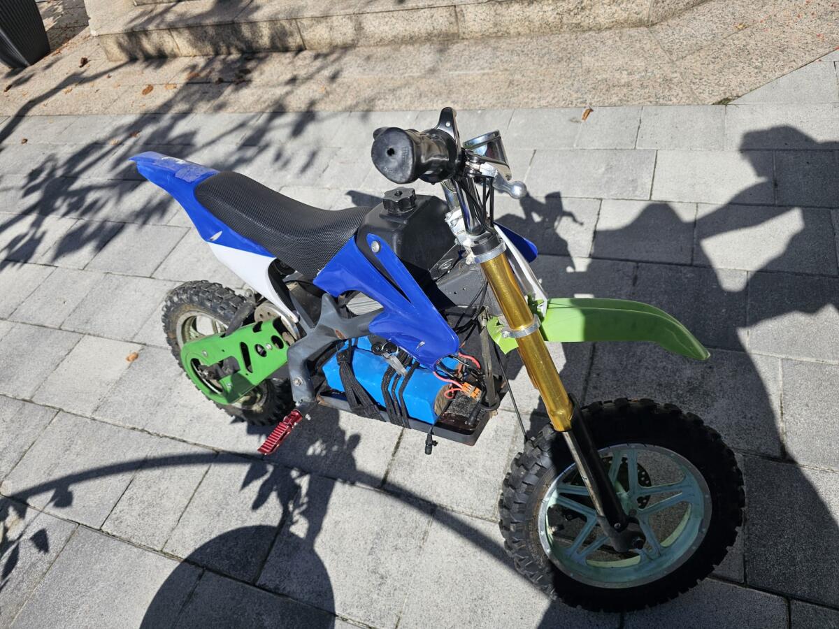 Kinder Elektromoped Motorrad 3