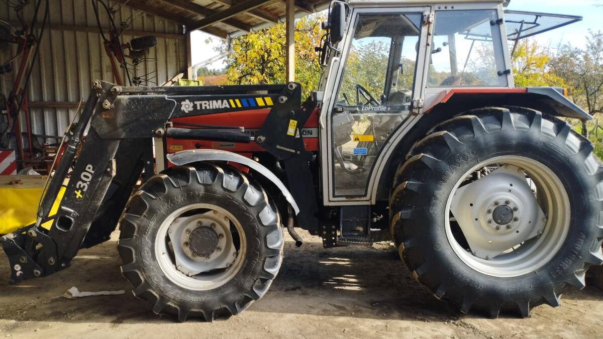 Massey Ferguson 390 T MF Schlepper mit Frontlader 1