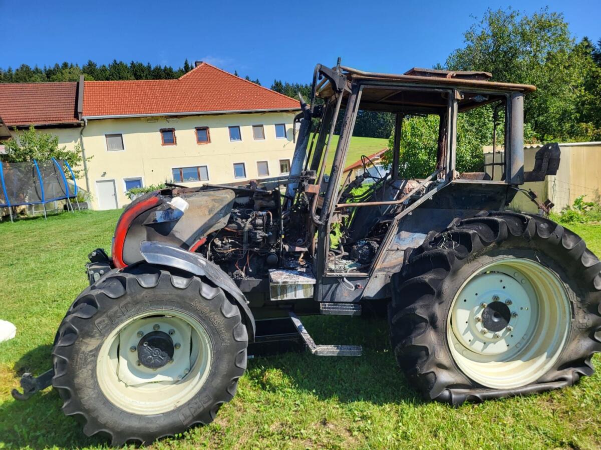 Brandschaden Valtra A85 3