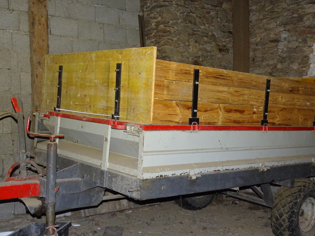 Schicht Miststreuer 2,5 t 3
