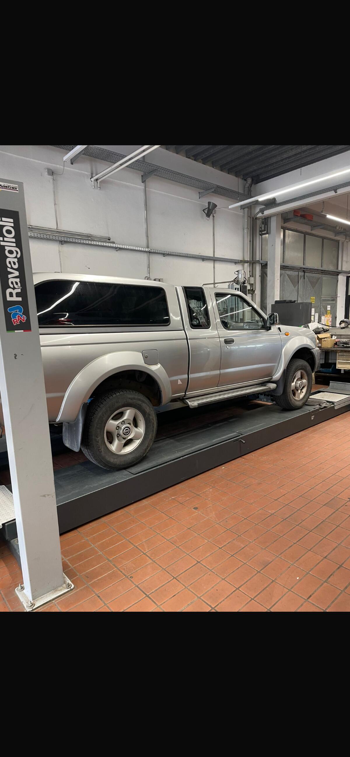 Nissan Navara 2