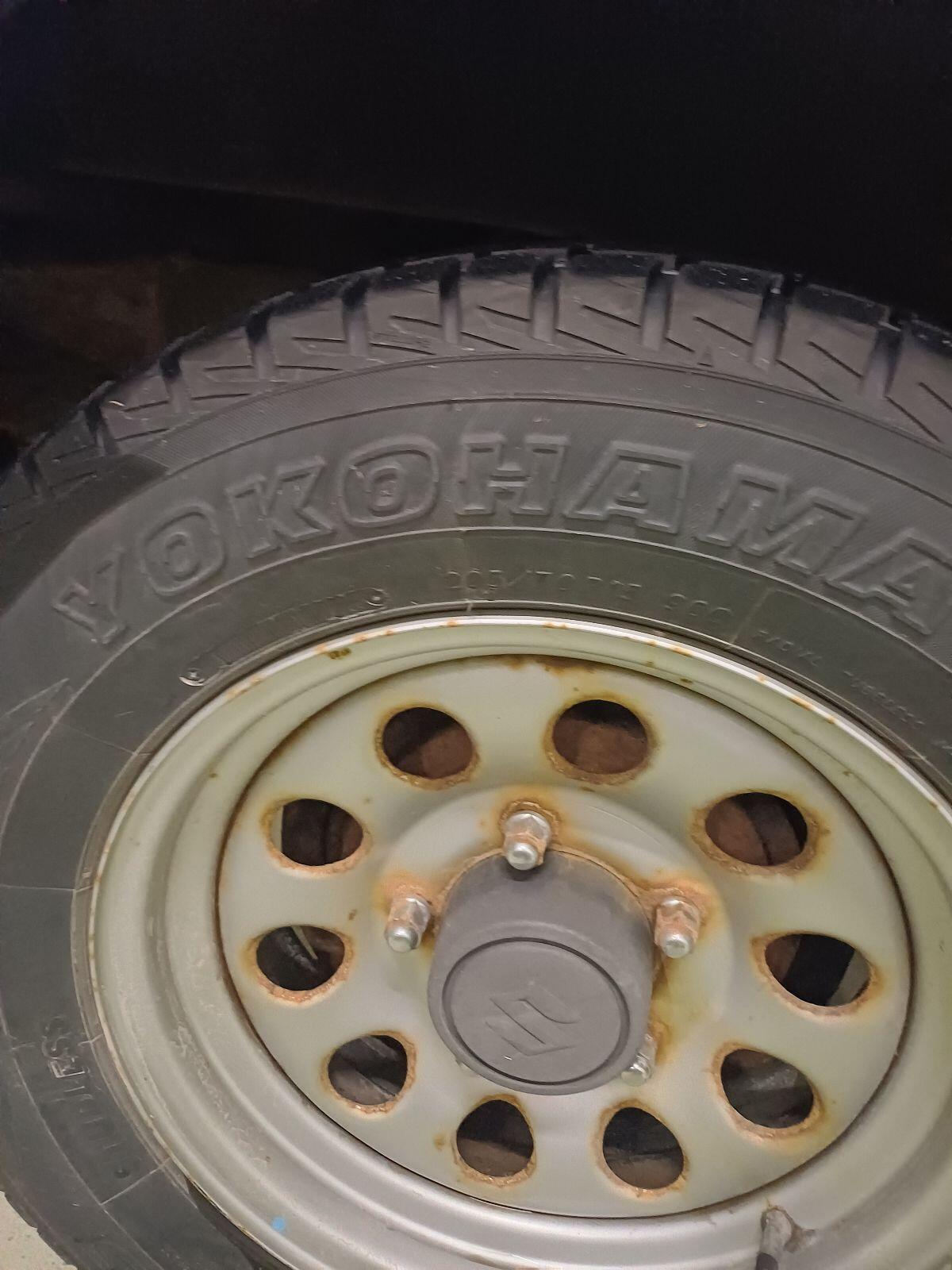 Suzuki Jimny Winterreifen Räder 2