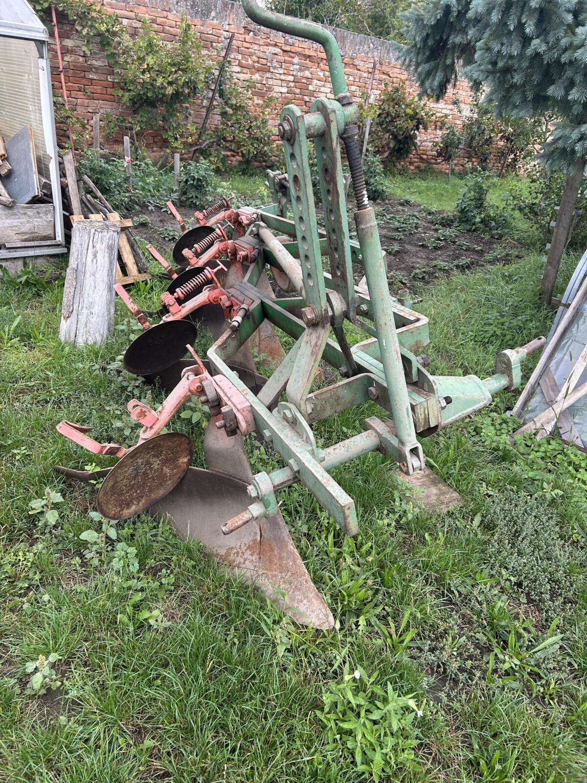 Saxonia Sämaschine, Heger 4 Schar Pflug 3