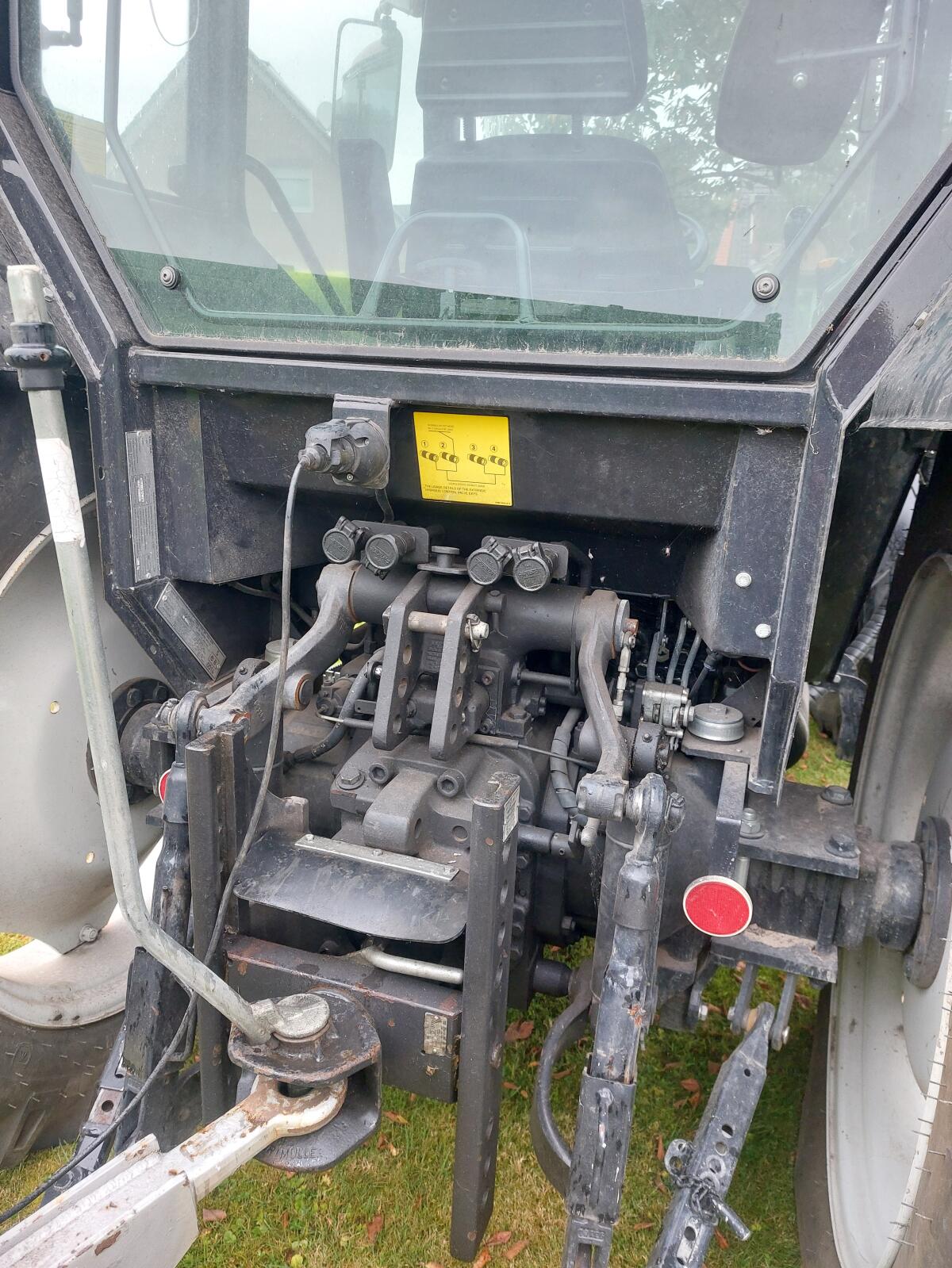 Traktor, Anhänger, Krokodilgreifschaufel zusammen 2