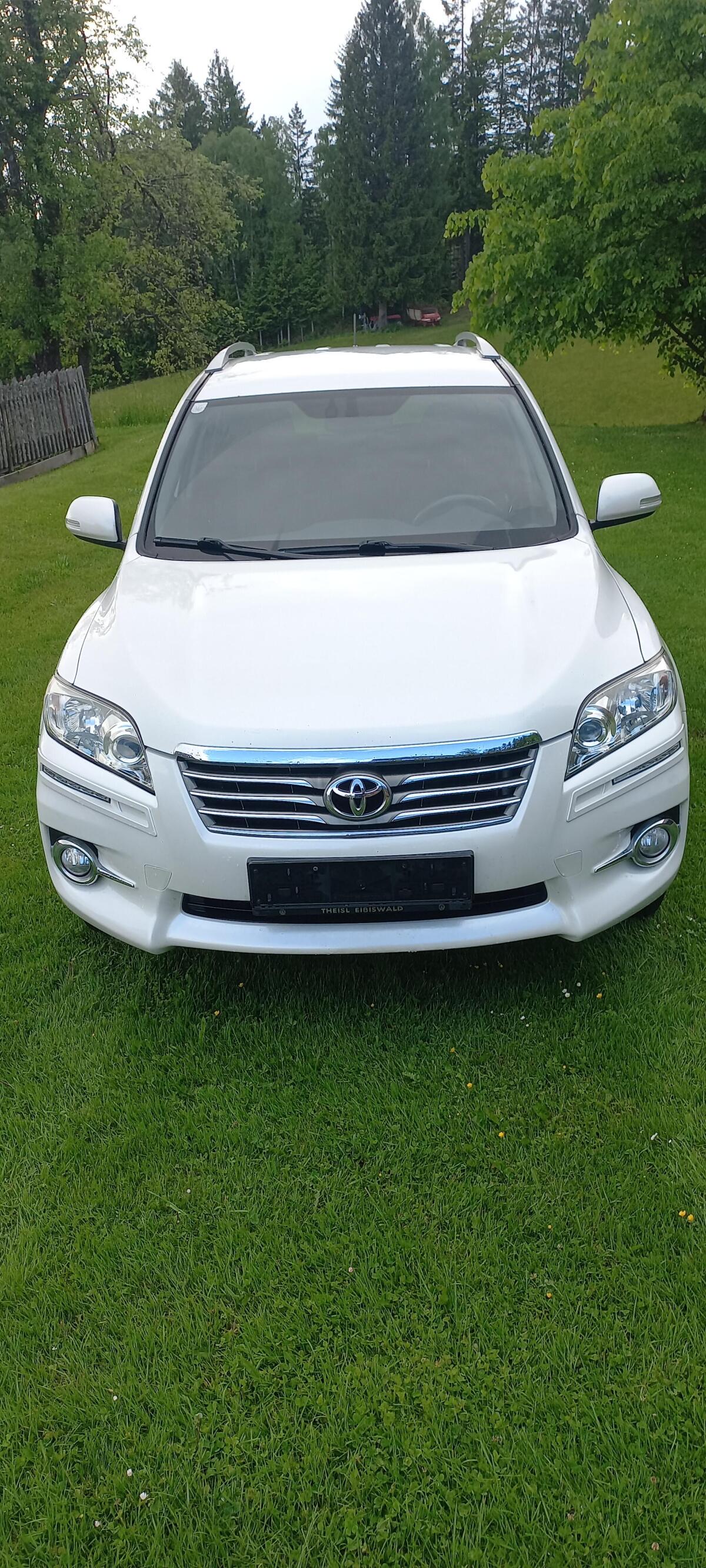 Toyota RAV 4 2,2 D-4D 150 DPF 4 WD Elegance SUV 1