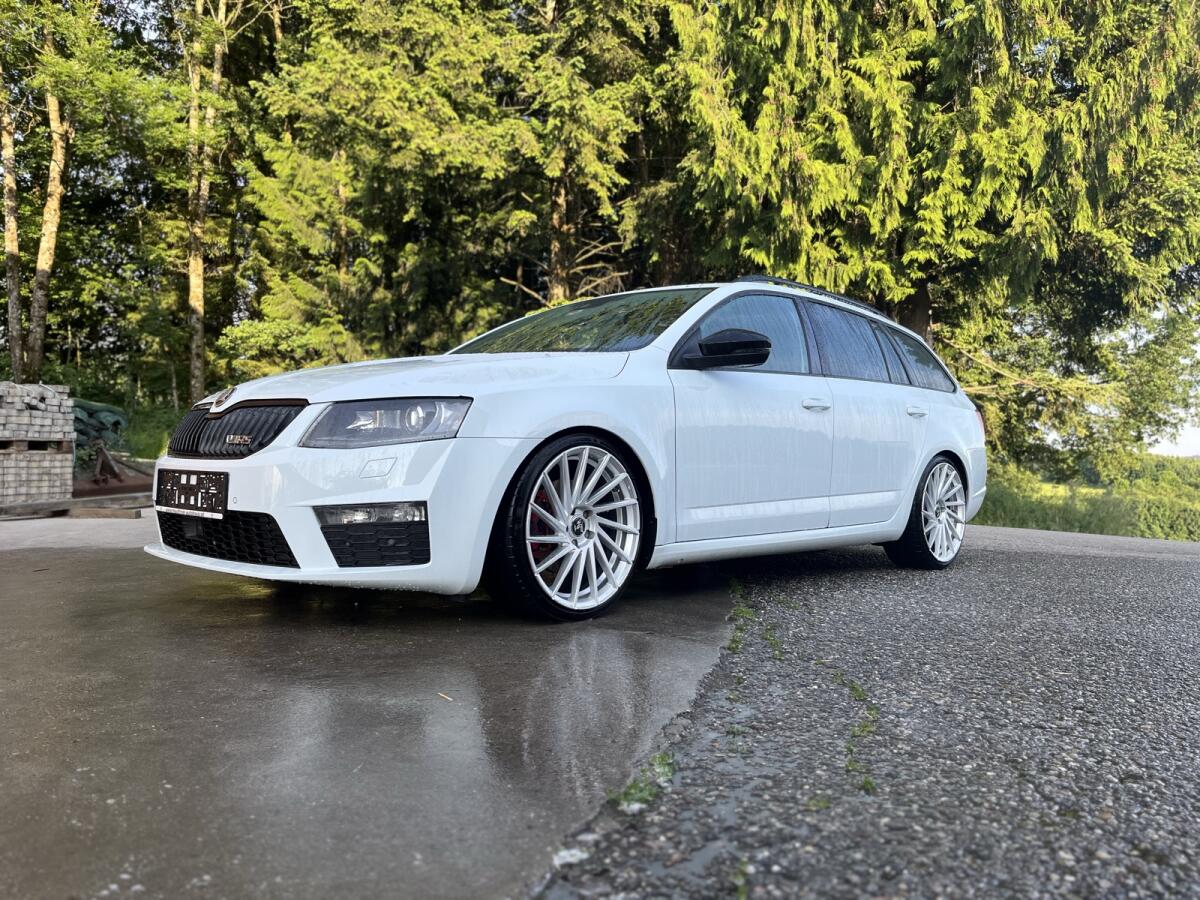 Skoda Octavia RS 1
