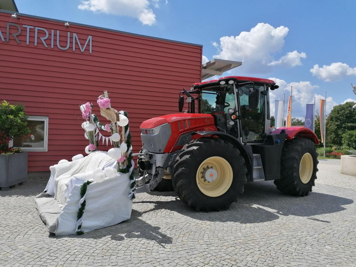 JCB 4220 in Schlüter Eurotrac Edition Einzelstück Fasttrac 2