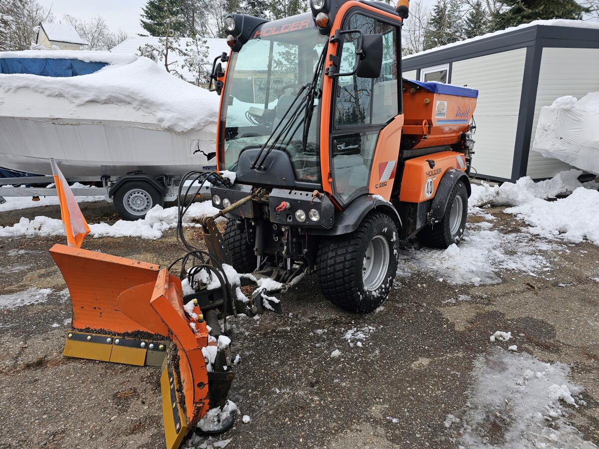 Winterdienstfahrzeuge mit Pflug & Streuer zu mieten in Österreich 3