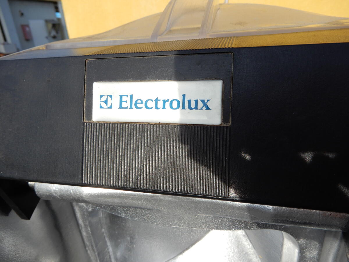 Elektrischer Kartoffelschäler mit Filter Electrolux 2