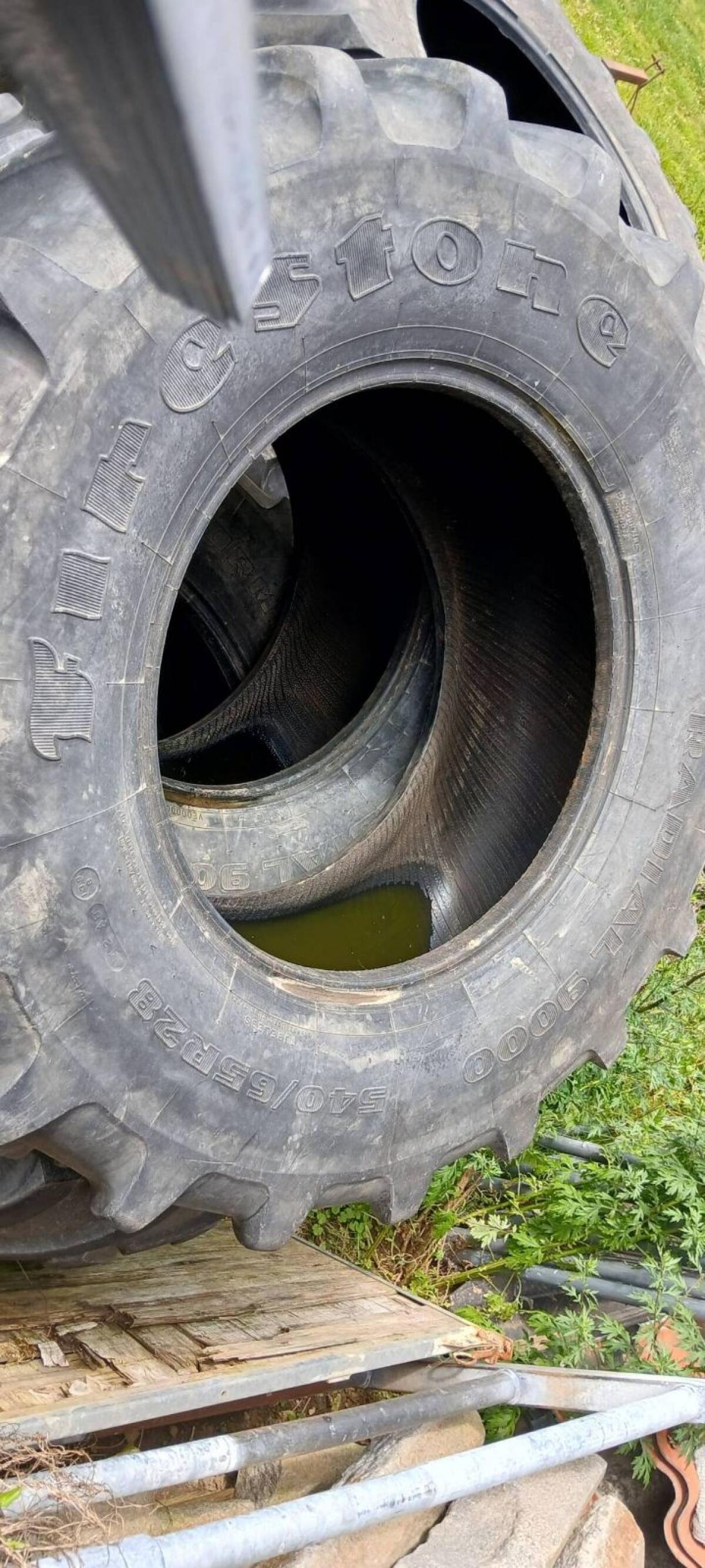 Reifen 540/65 R 28 2