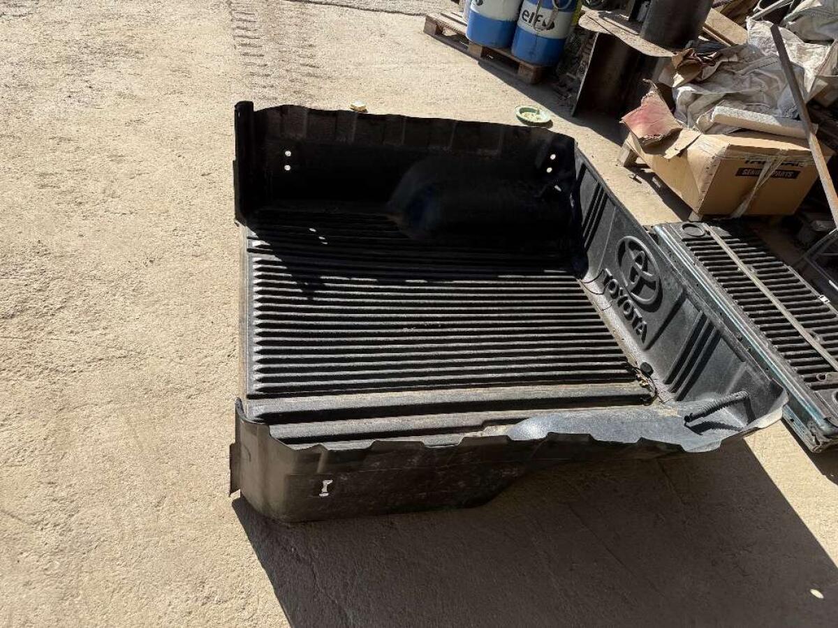 Toyota Hilux Original Wanne 1