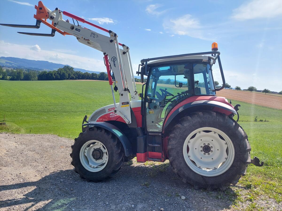 Steyr Kompakt 4085 mit Hauer Frontlader und Forstausrüstung 2