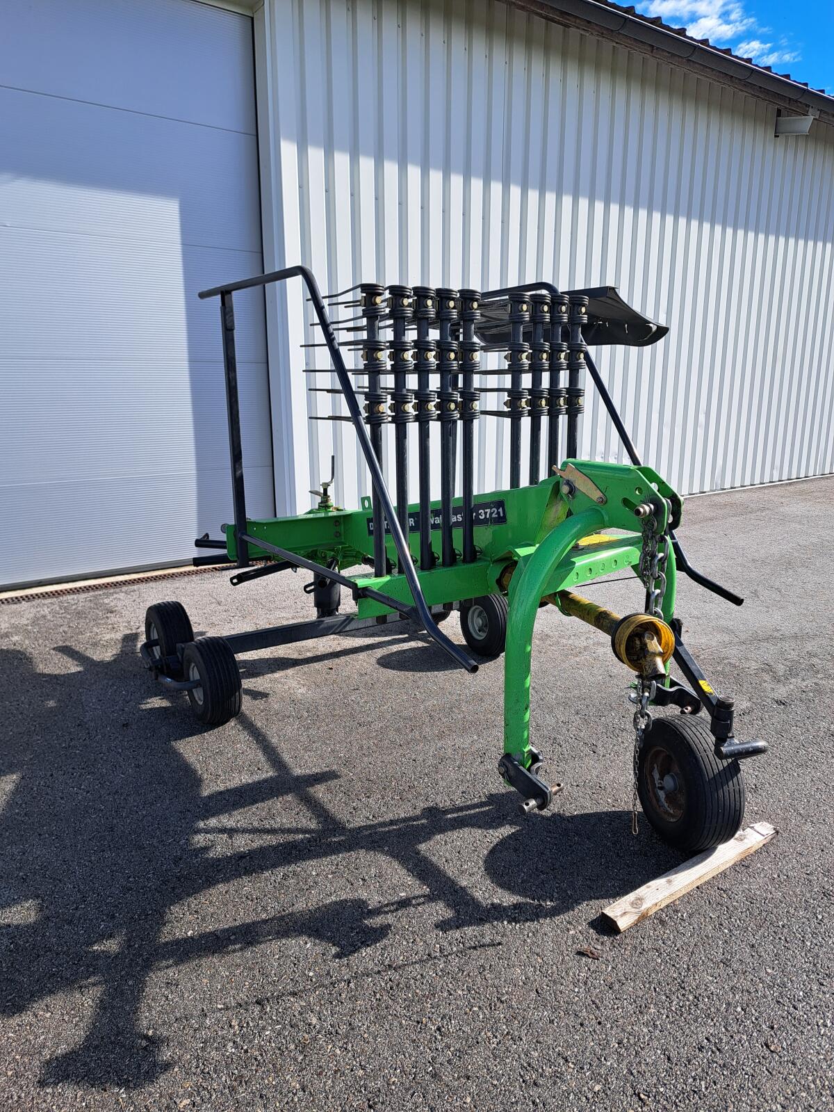 Deutz Fahr Schwader SwatMaster 3721 2