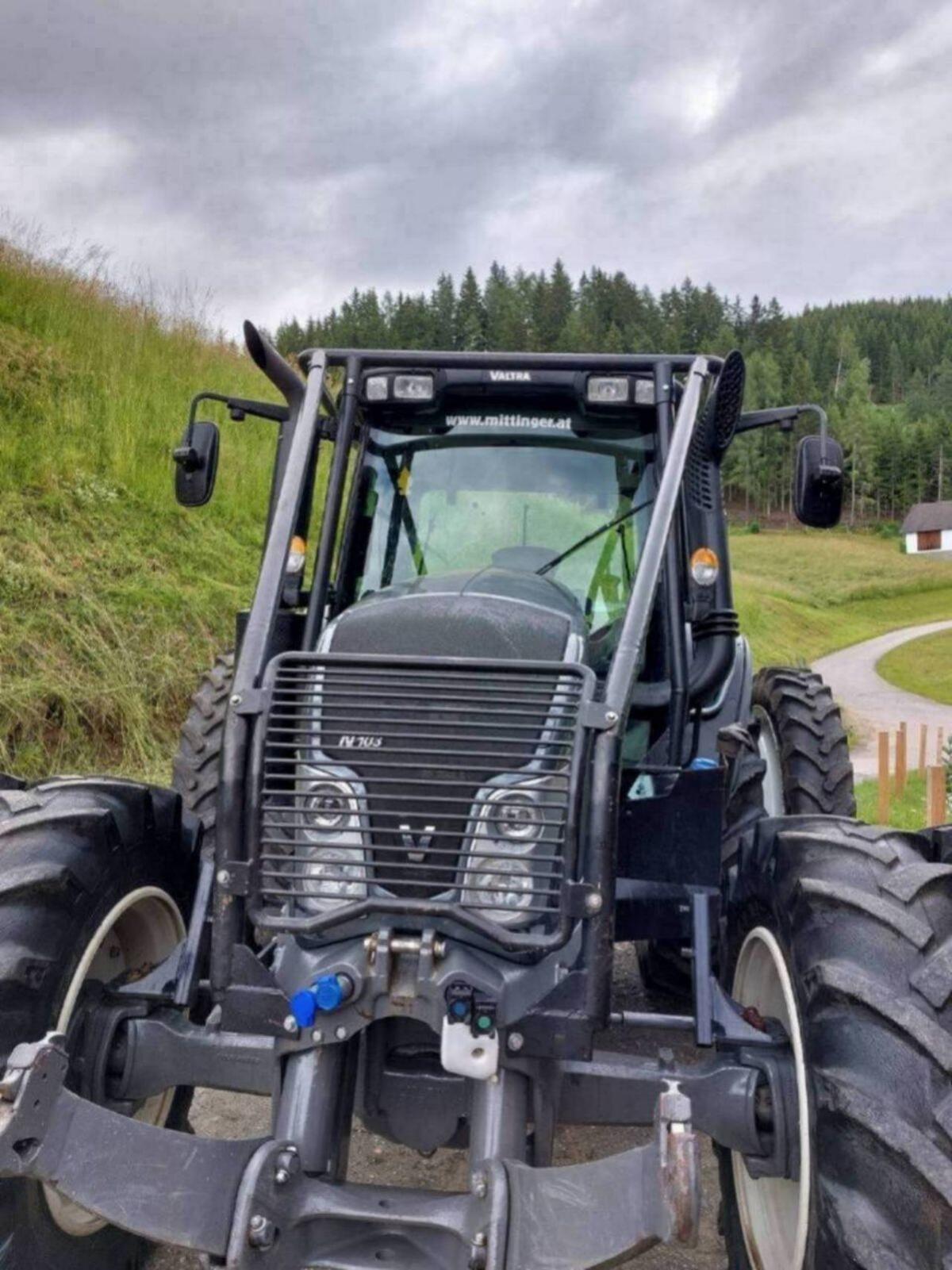 Forstverbau-Astabweiser Valtra N3-Serie 2