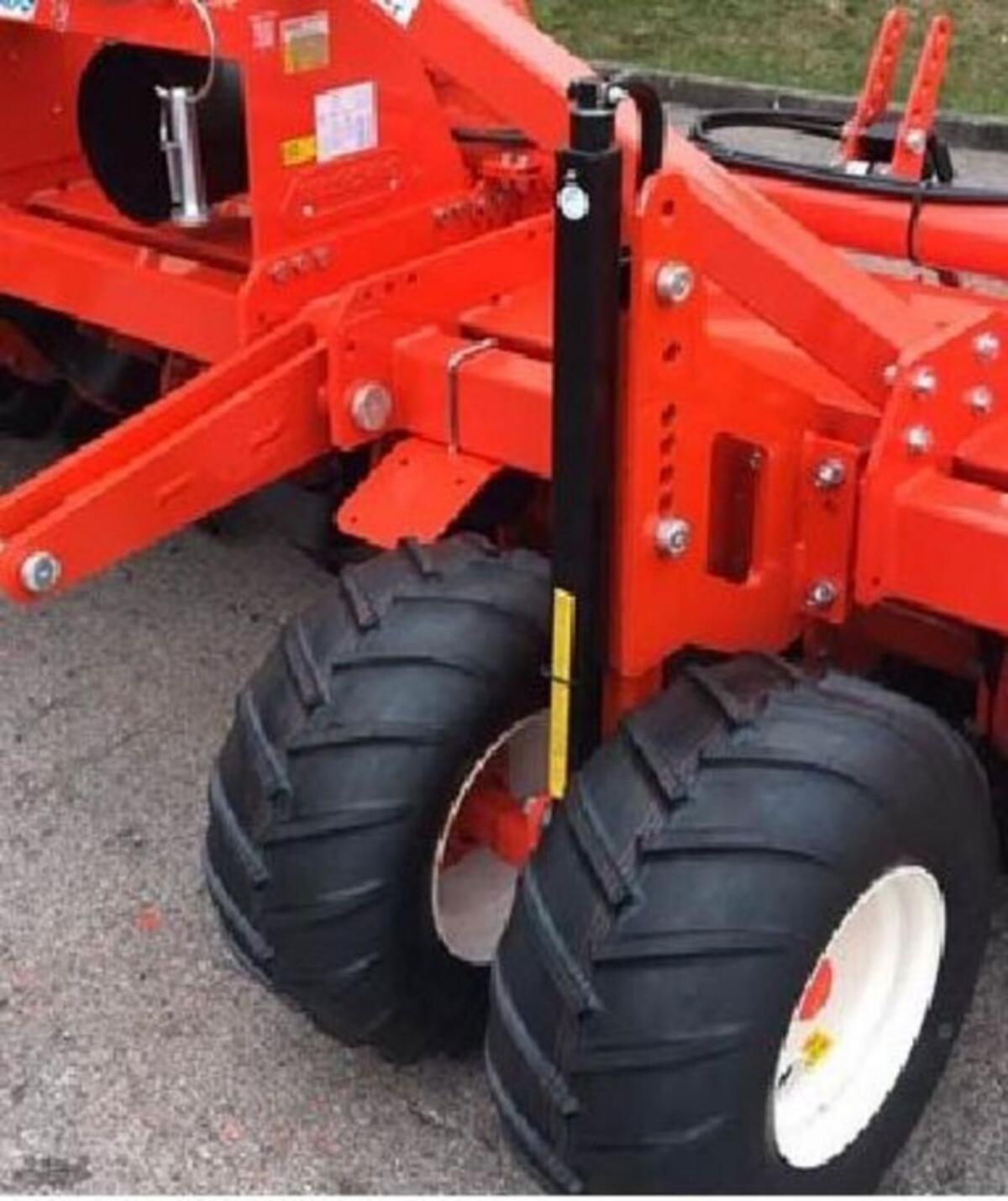 Zwillingsräder Maschio Fräse 1