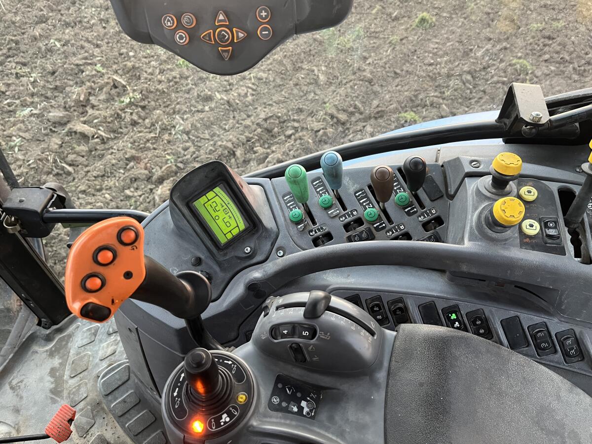 New Holland T7030 Power Command 3
