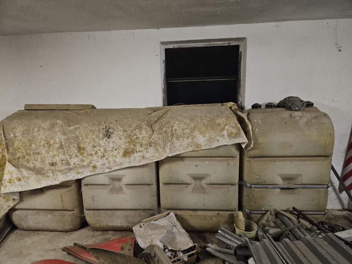 4 Kunststofftanks à 1.000 l mit Verbindungsstücken 1