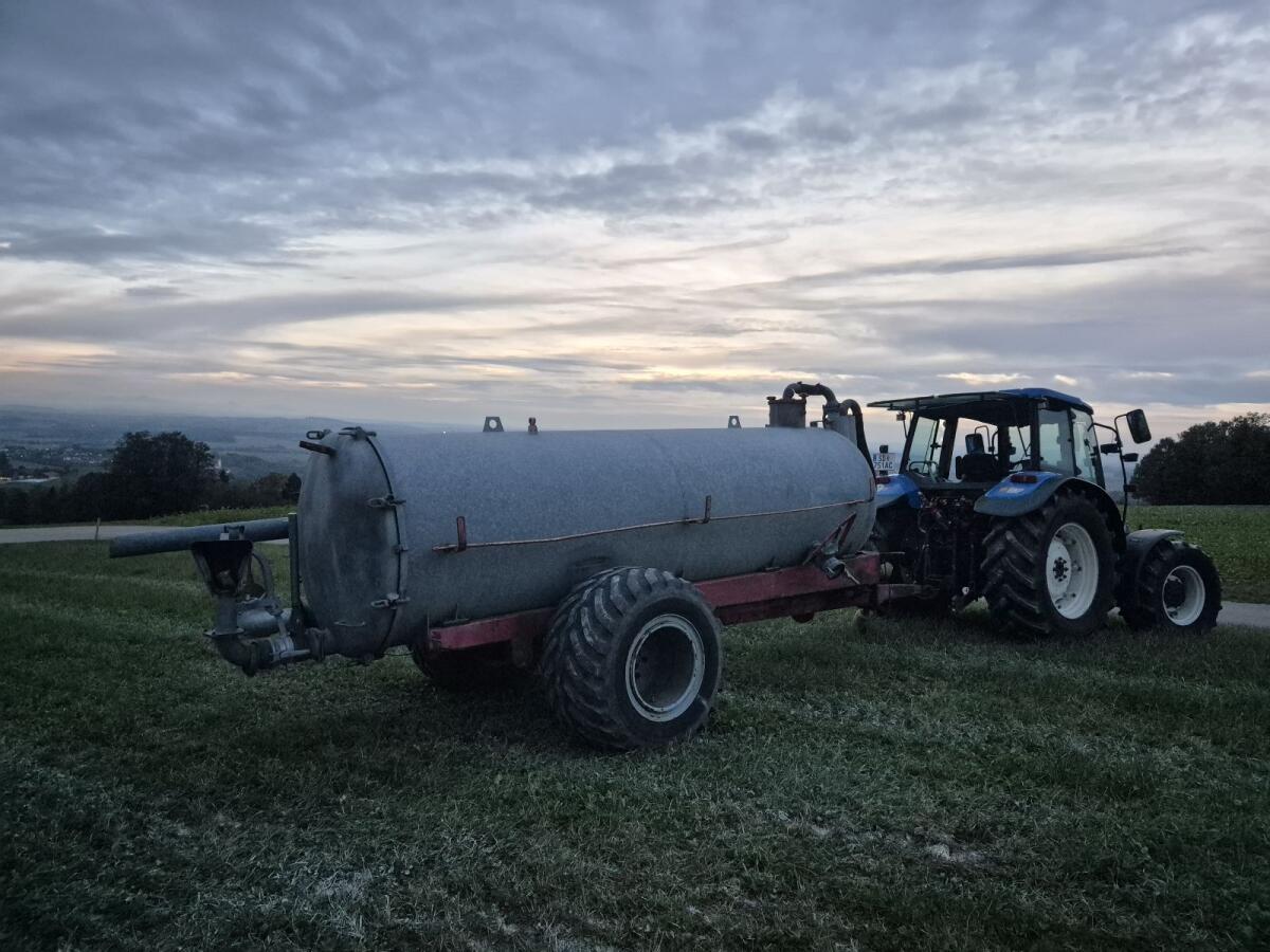 Kirchner 6.000 l Güllefass Möscha-Verteiler 2
