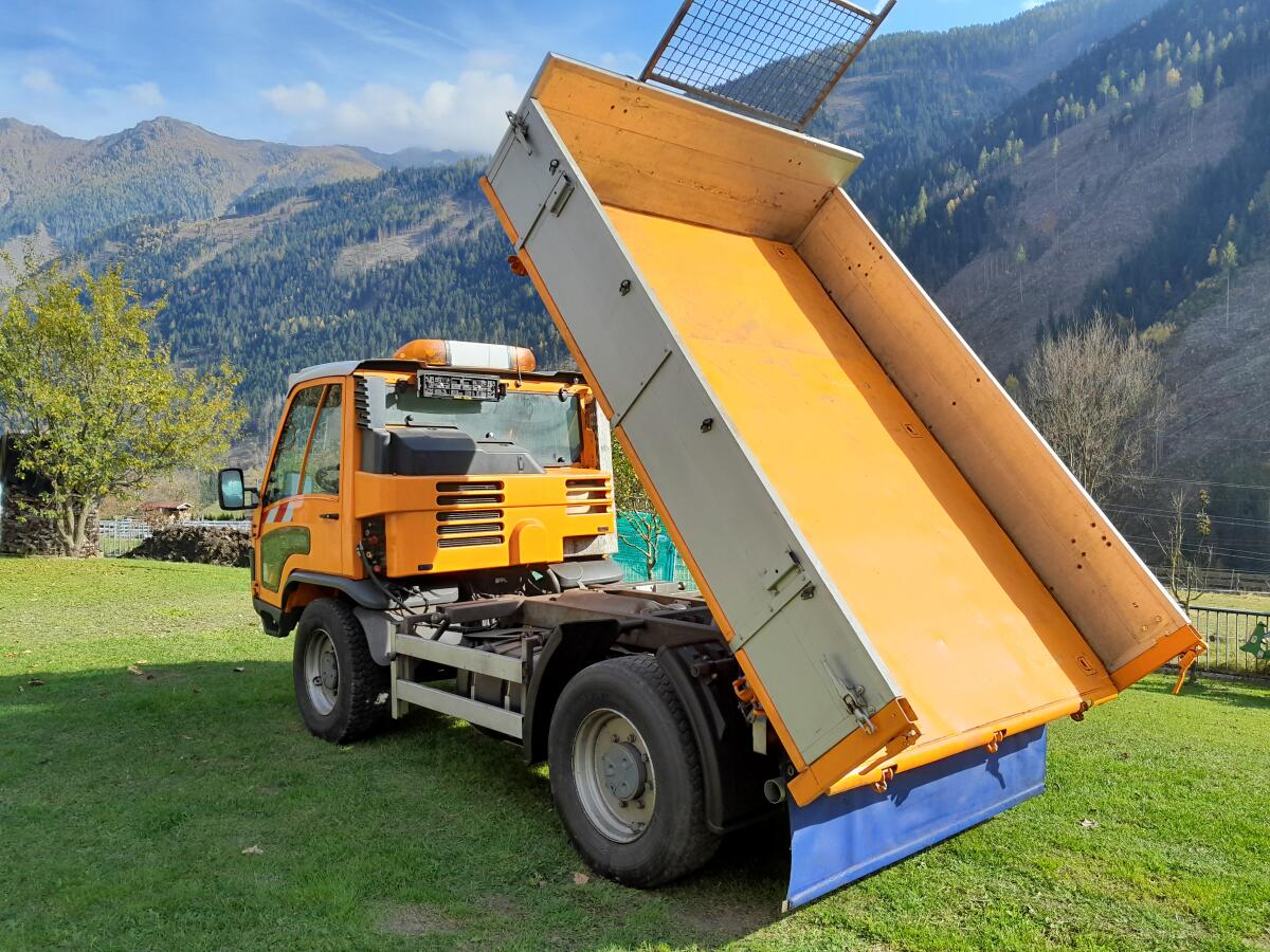 AEBI TP 460 mit Dreiseitenkipper 3