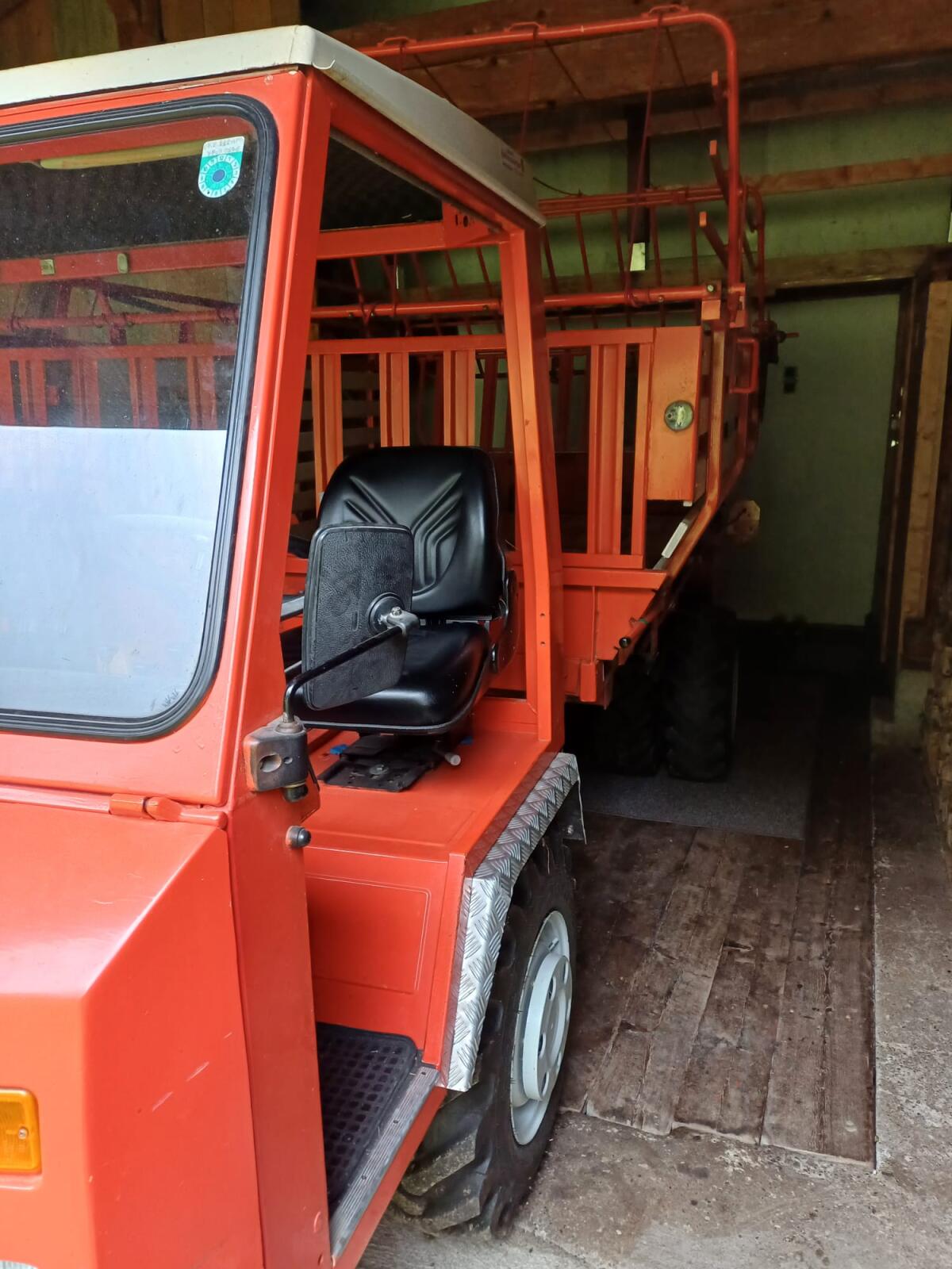 Reform Muli 400 Schlepper mit Ladewagen 2