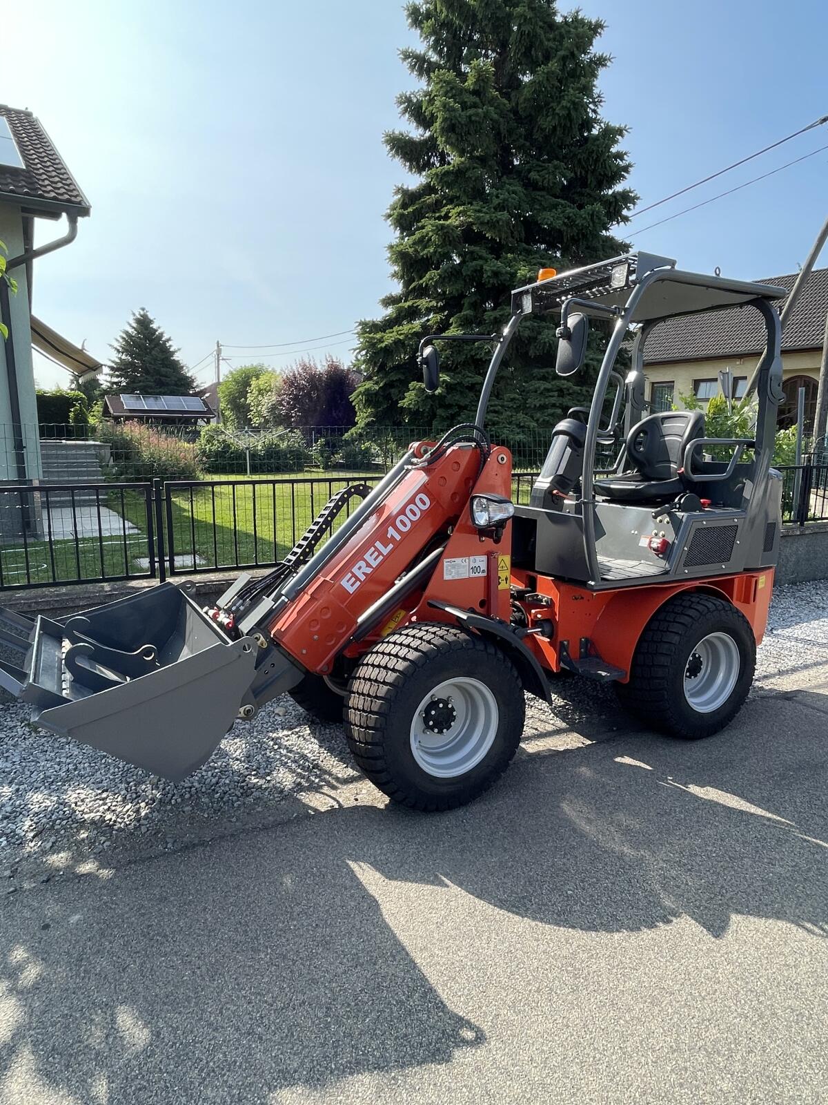 Radlader-Hoflader Everun EREL1000 1