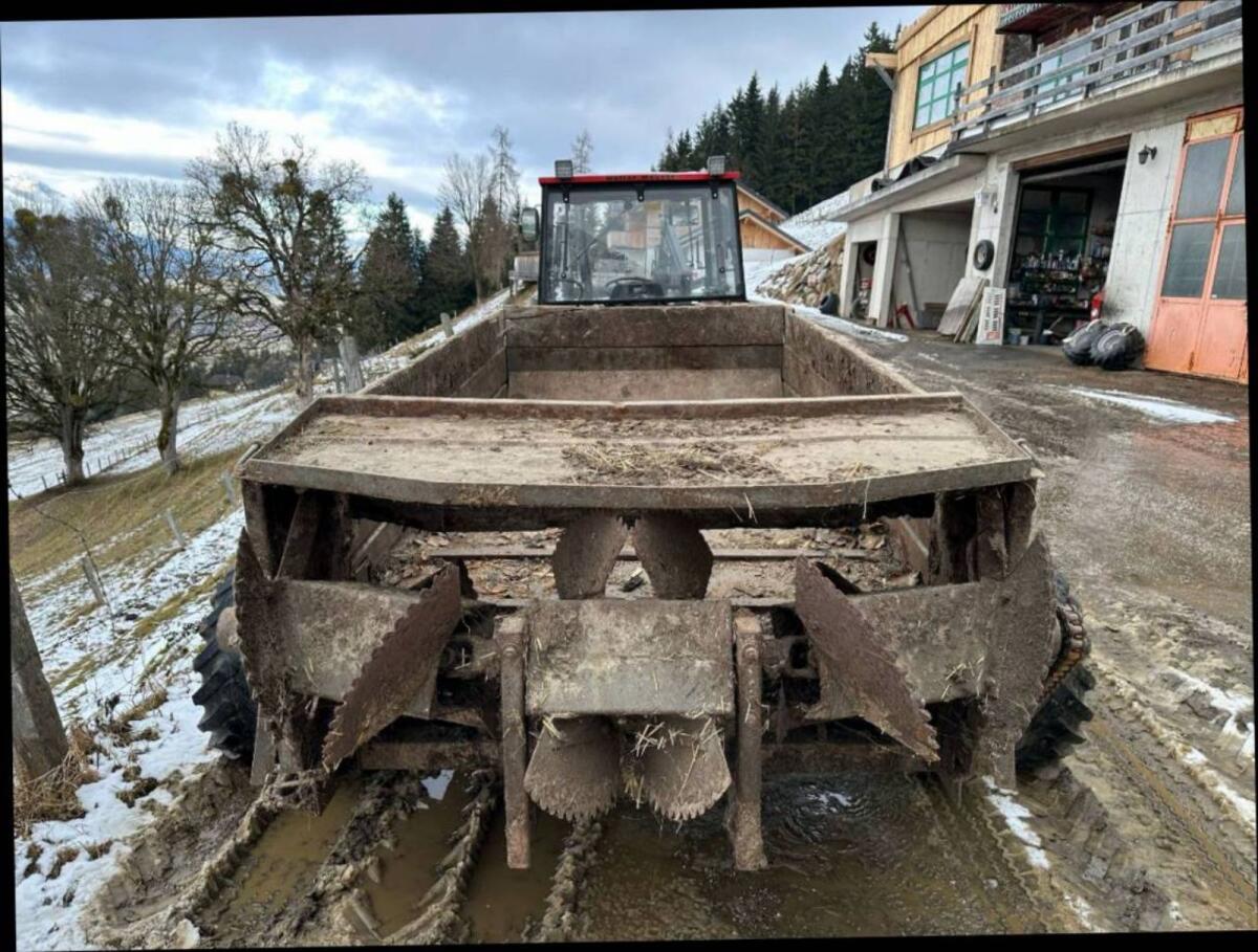 Schicht Bergmiststreuer 2