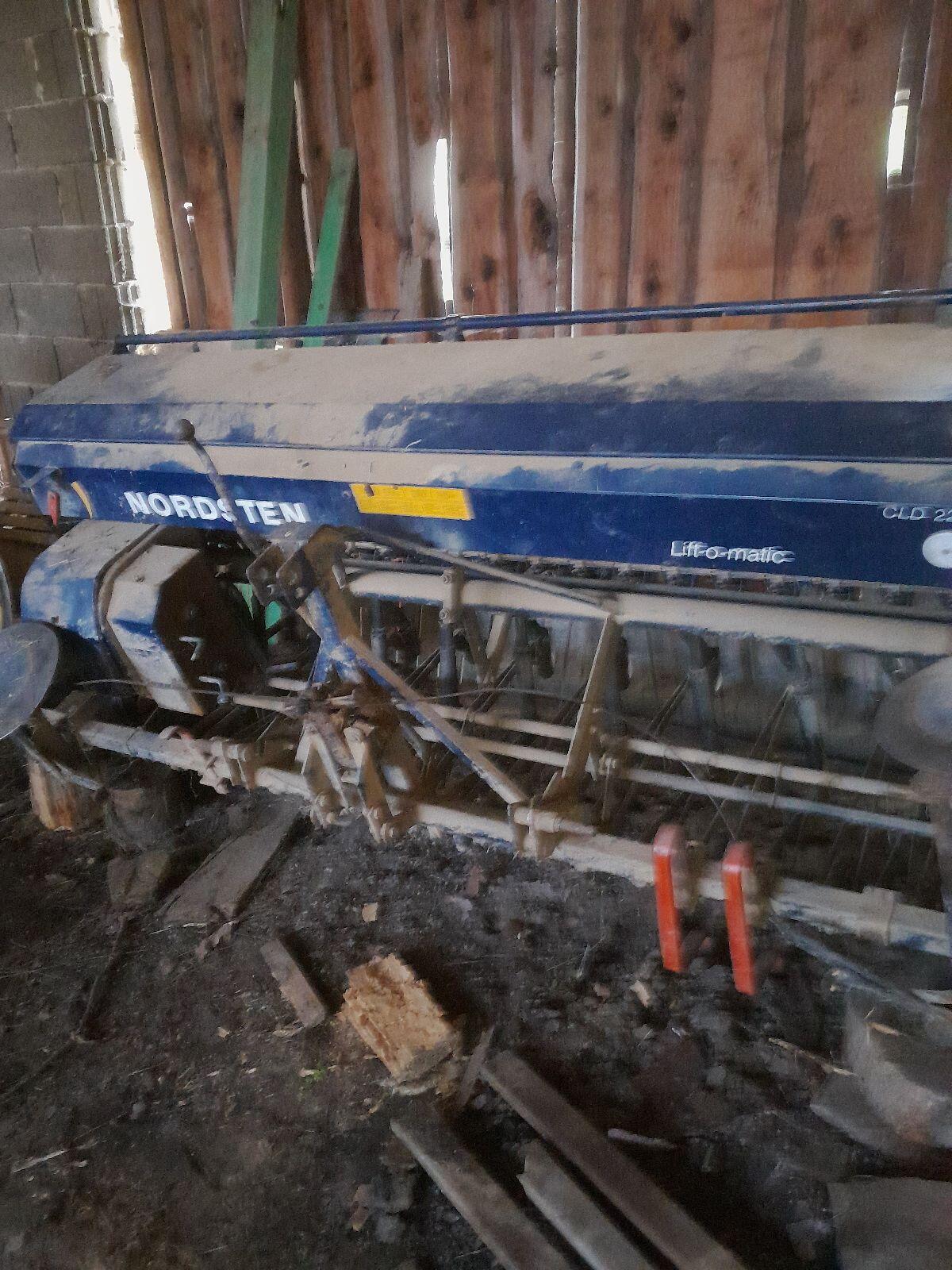 Grubber, Pflug, Streuer, Sämaschine 1